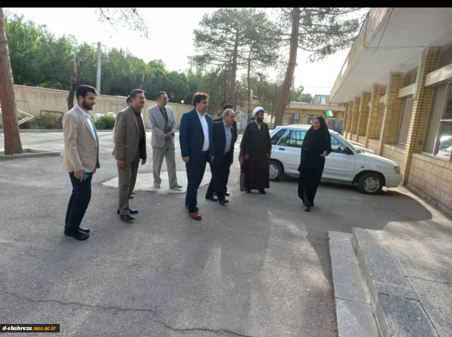 بازدید دکتر خسرویان از آموزشکده‌های فنی و حرفه‌ای شهرضا، استان اصفهان .
 2