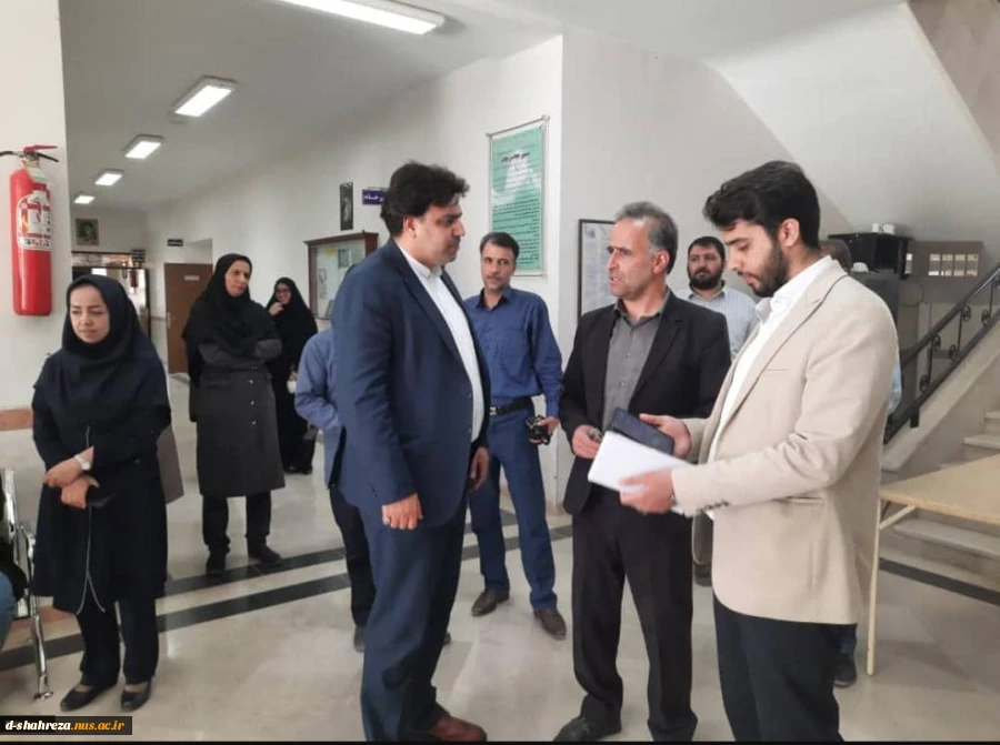 نشست صمیمی دکتر خسرویان با اساتید، کارکنان و دانشجویان آموزشکده فنی و حرفه‌ای خوانسار 5
