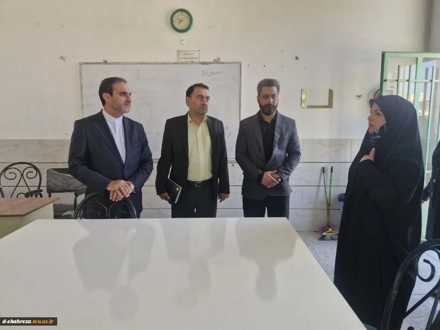بازدید جناب آقای قاسمی نماینده شهرستان شهرضا از آموزشکده ملی مهارت دختران شهرضا  3