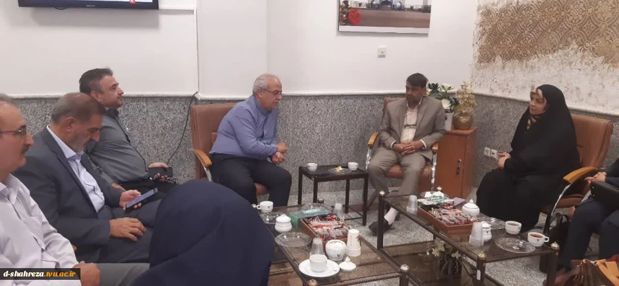 دیدار رئیس آموزشکده ملی مهارت دختران شهرضا  ورئیس دانشگاه ازاداسلامی  واحد شهرضا با محوریت همکاری متقابل بین دودانشگاه درزمینه تامین رفاهیات  دانشجویان 2